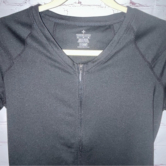 Tommie Copper Short Sleeve V Neck Compression Shirt women’s size M - Picture 3 of 9